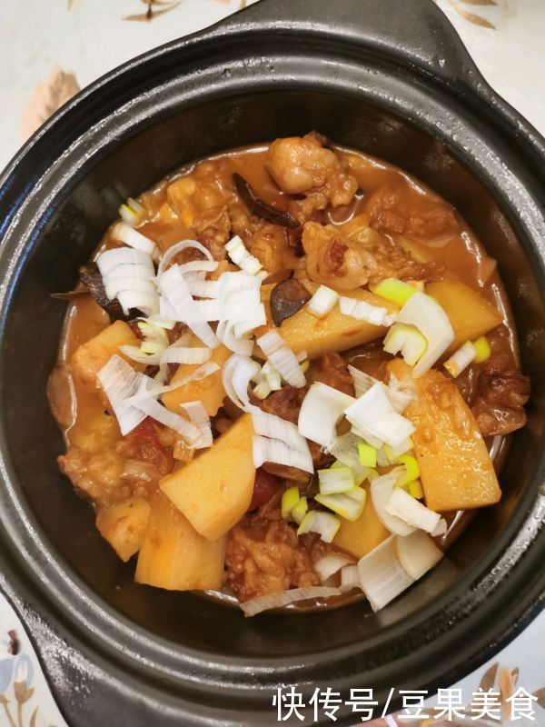 冲天|想要吃得健康,还是得吃#牛气冲天#西红柿土豆炖牛腩