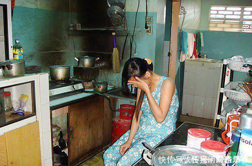 墓碑|他是100个孩子的“父亲”，但他同时亲手埋葬了超过2万名婴儿