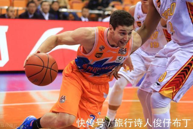 李春江|CBA黑马战队引援70分主力,7冠王教头再次崛起,辽宁浙江要颤抖了