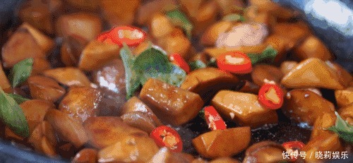 用电饭煲就能做的美食,不放一滴油一滴水,全家都爱吃