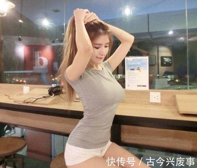 街拍|街拍 穿着白色短裙搭配性感上衣, 身材苗条玲珑有致, 图1走到哪都是风景!