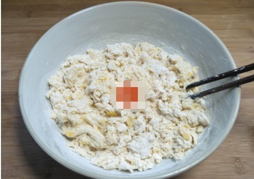 1斤面粉,2个鸡蛋,教你做空心小油条,蓬松柔软,做法简单快捷!