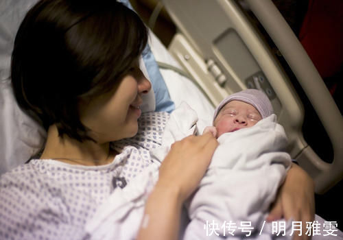 区别|3岁前,有妈妈陪睡和不跟妈妈睡的孩子,会有哪些区别?