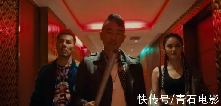 边抽烟边加油、豆瓣掉到仅剩3分，陈小春新片怎么又刷低下限了？