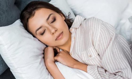 女性50岁后,易发生骨质疏松?建议:多吃四物,做好三事