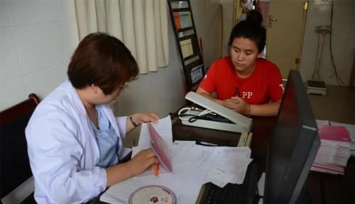 产检发现宝宝“缺少四肢”,宝妈却坚持要生,如今孩子活成小公主