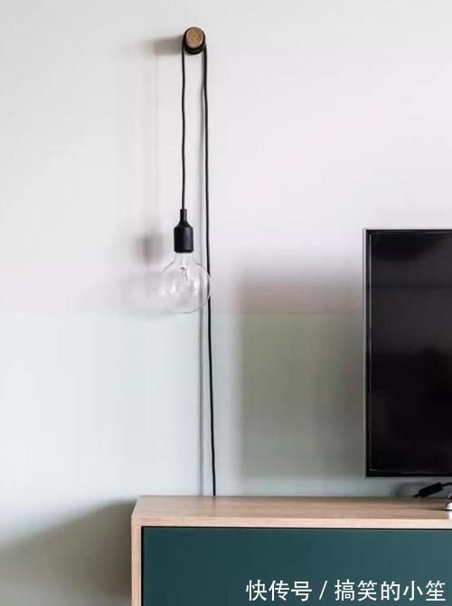 隔断|66㎡两居,以储物柜做隔断,以墨绿和原木配色,实用的文艺范儿