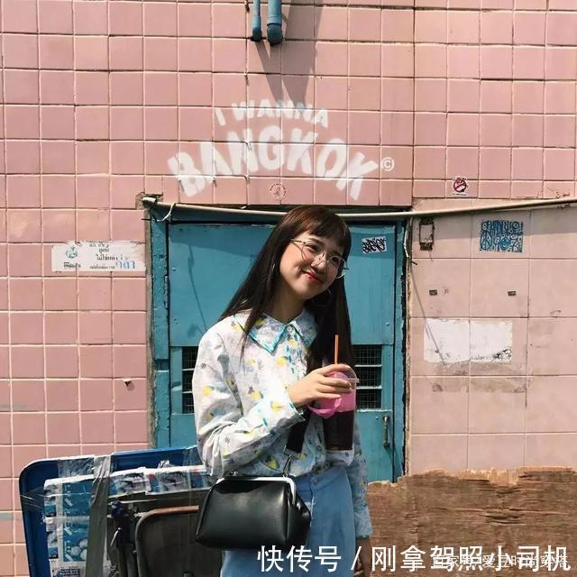 先别买针织衫！今秋必买的上衣是这件，配西装外套太好看了