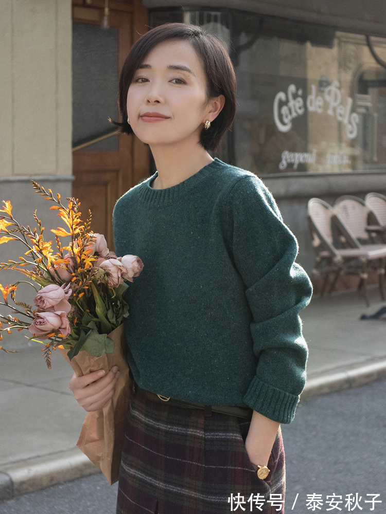 减龄色 被小个子美女惊艳!她的简约“减龄色”穿搭示范:很美、很高级!