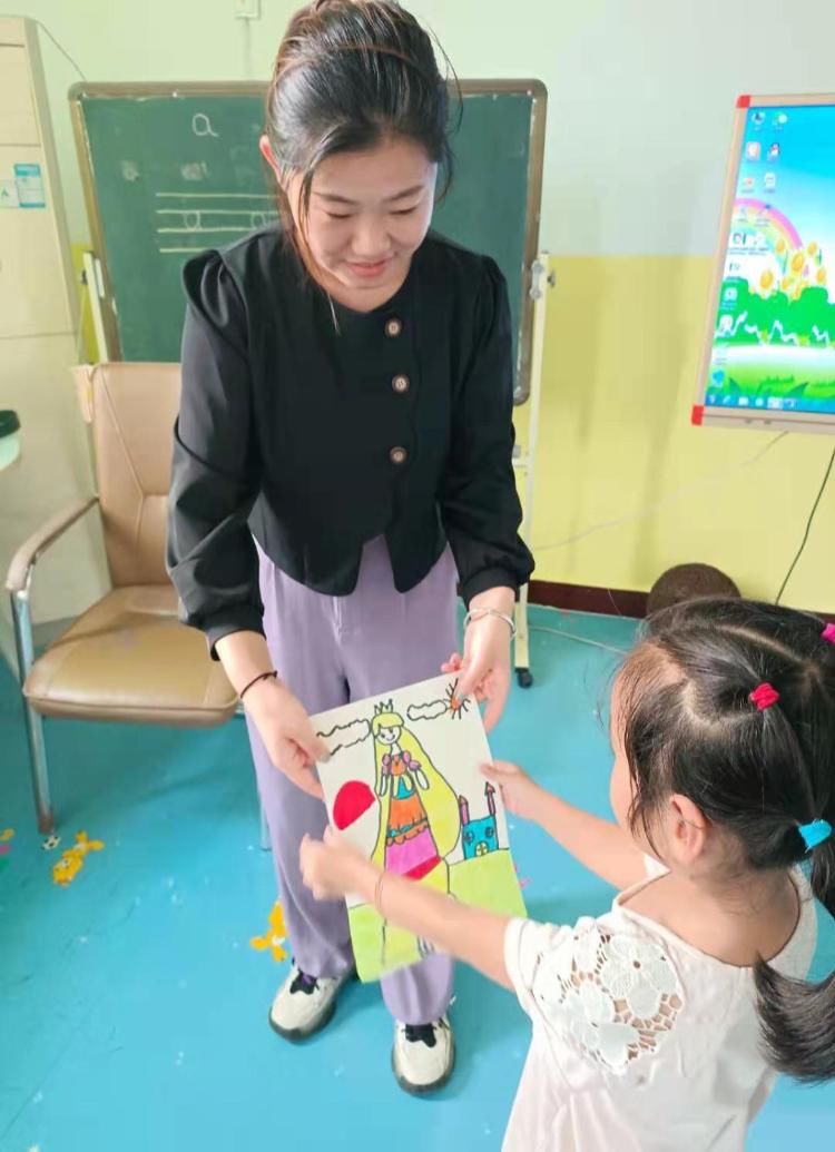 临港实验幼儿园|莒南县临港实验幼儿园开展以“感恩有你，一路同行”主题活动