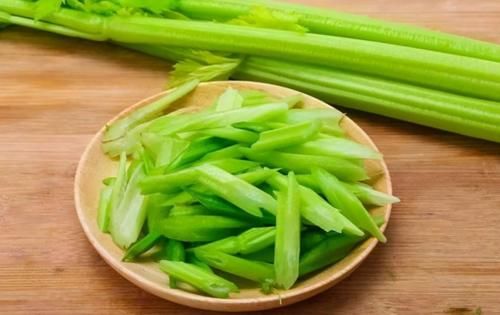 游离基|秋天了长寿老人爱吃三种食物，补充营养，延缓衰老，谁吃谁受益！