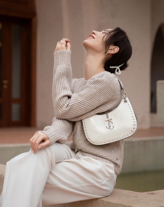 针织衫 到了2022年,建议人手一件针织衫,百搭时髦且温柔