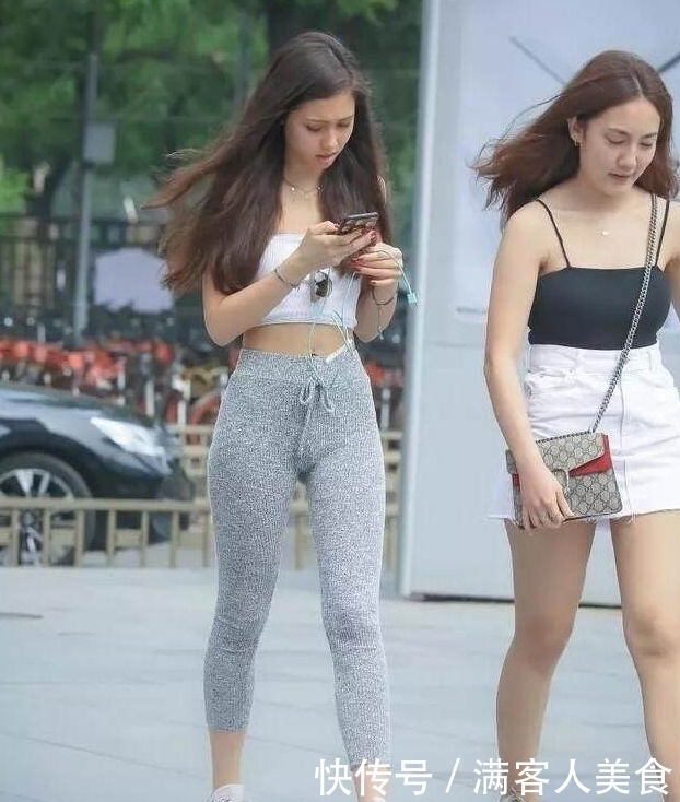 风情迷人的打底裤美女,亭亭玉立的身姿,性感女人味,撩人心扉!