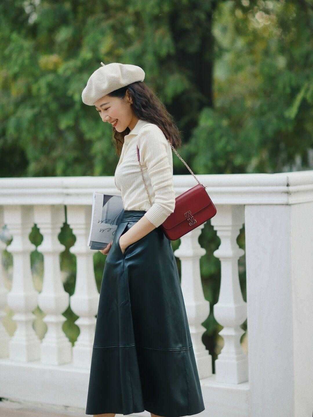 紧身 别再选常规款小香风了!今年流行羽绒内胆、摇粒绒的,谁穿谁美