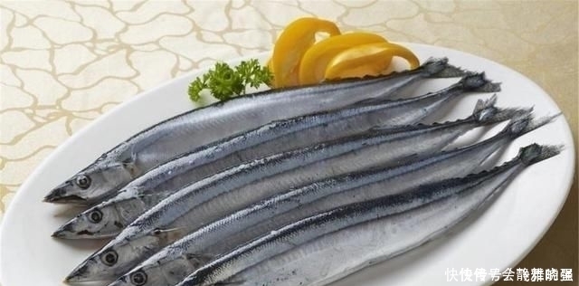 炸带鱼,有人用淀粉,有人用面糊,都不对!教你正确做法,太香了