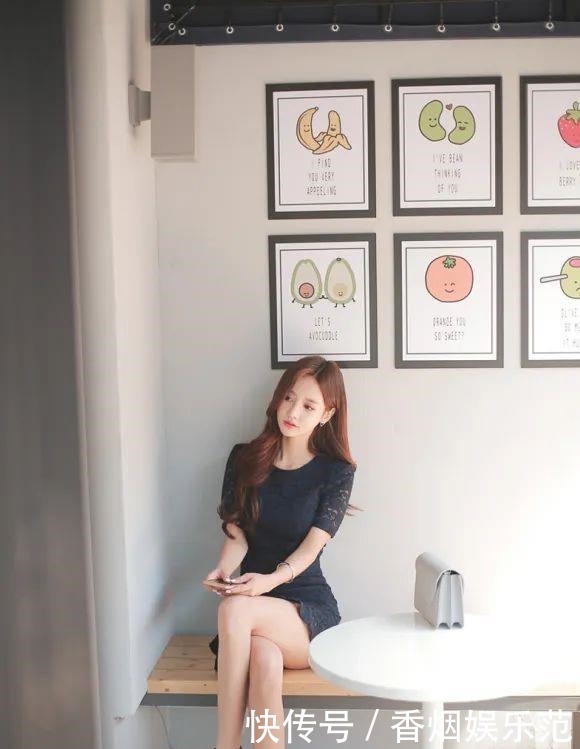 美人鱼|美女鉴赏:樱絮刺绣雕花藏蓝美人鱼尾裙