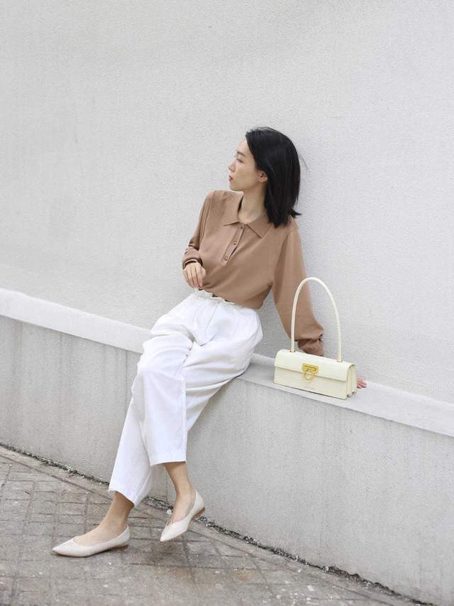 秋天|秋天怎么能少了大地色的衣服呢?大衣配格子半身裙,高级又洋气