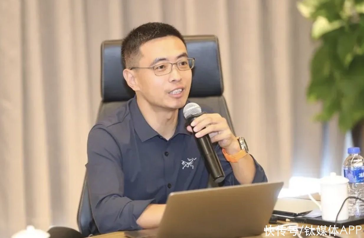 云科技|亚马逊云科技加持,轻舟智航自动驾驶小巴加速实现量产落地