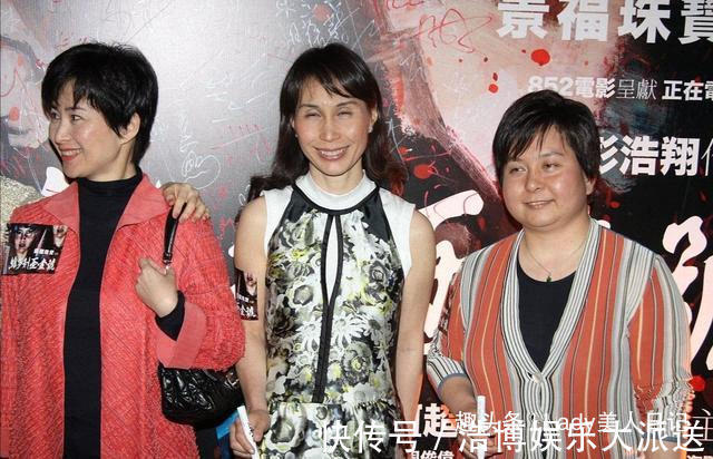 发型|何超琼换发型好精神,四姐妹同台她最显年轻靓丽,站C位不怒自威