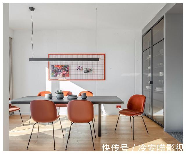 灰衣柜|250㎡,一家五口的梦幻游乐园,极简与色彩的完美碰撞!