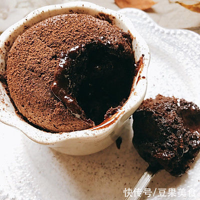 「万无一失」巧克力熔岩蛋糕