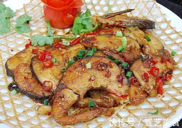 美食推荐:蚝油蒜蓉西兰花,麻辣牛肉片,香煎鱼排的做法