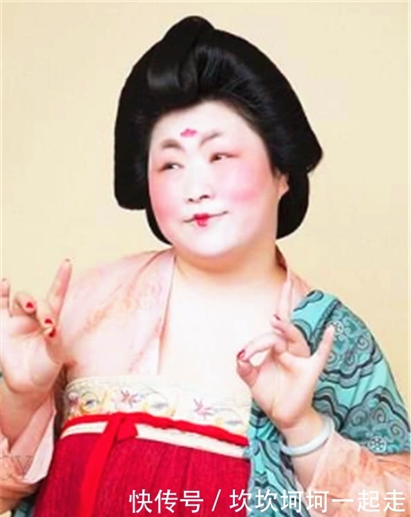 平常|日本人穿和服上街很平常,为啥我们穿汉服上街就很另类呢?