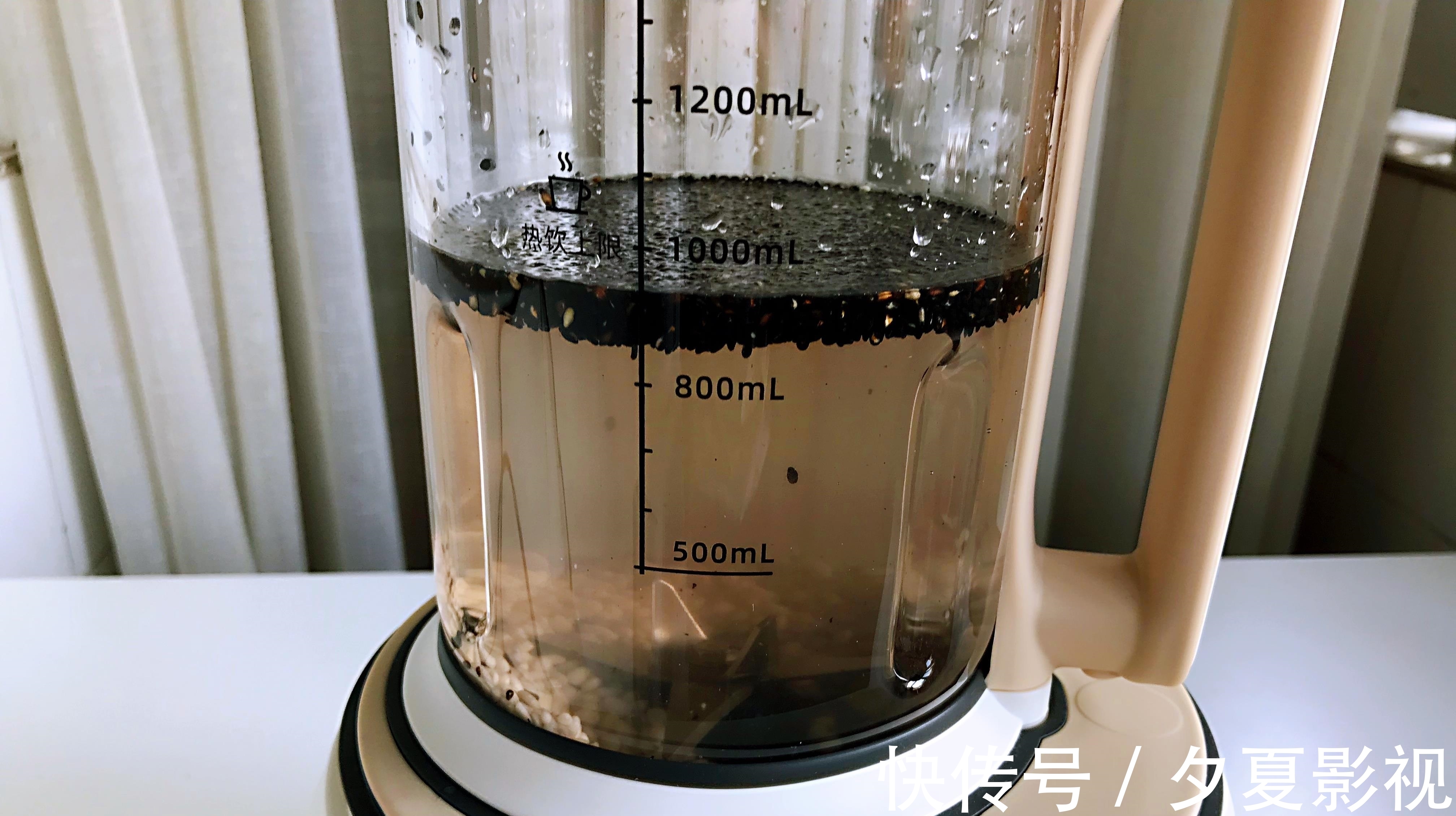 冬季，吃黑芝麻有什么用，教你简单做法，营养美味，看完涨知识了