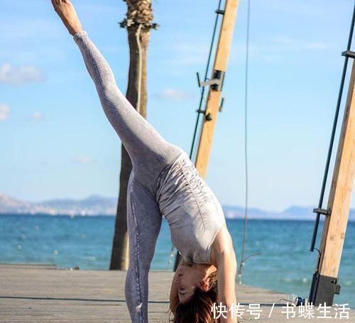 体式|值得一试！这些基础体式，延展尾骨，让身体更灵活，你会爱上他