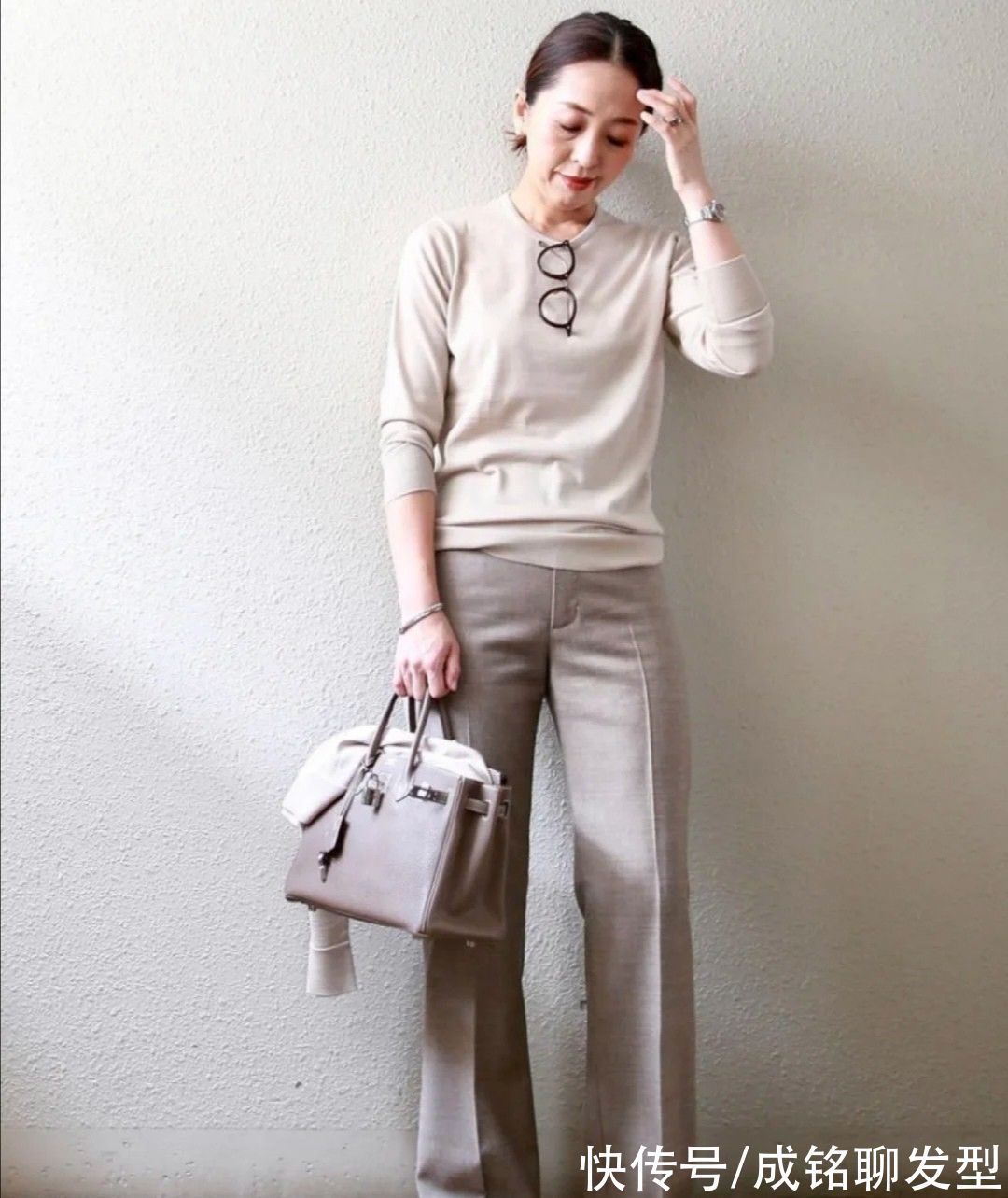 女人 四五十岁的女人,建议学一下这几种基础款穿搭,不掉档次又显气质