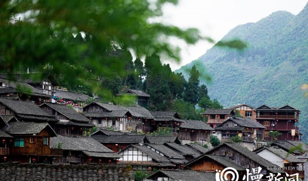 颜料#用画笔颜料定格泼墨山水 龚滩,为何如此被画家钟情