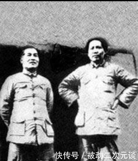 张国焘|张国焘背叛共产党，他的下属曾用手枪对准主席和周恩来