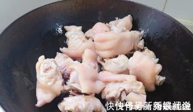 香叶|猪蹄和它是绝配,用一种食材代替水,不仅软烂入味,还营养翻倍