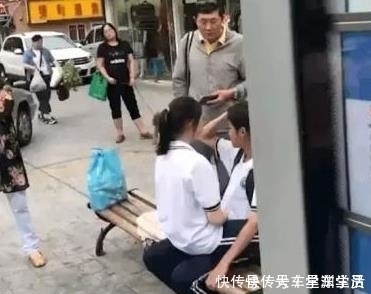 班主任早恋的学生，一般会在书包里藏着3样东西，一抓一个准