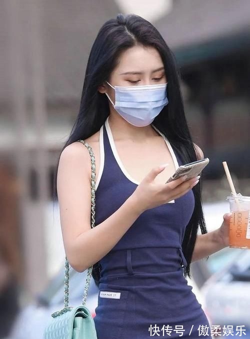 瑜伽裤 小姐姐穿上了,黑色的紧身瑜伽裤,走在街上真是满满的回头率