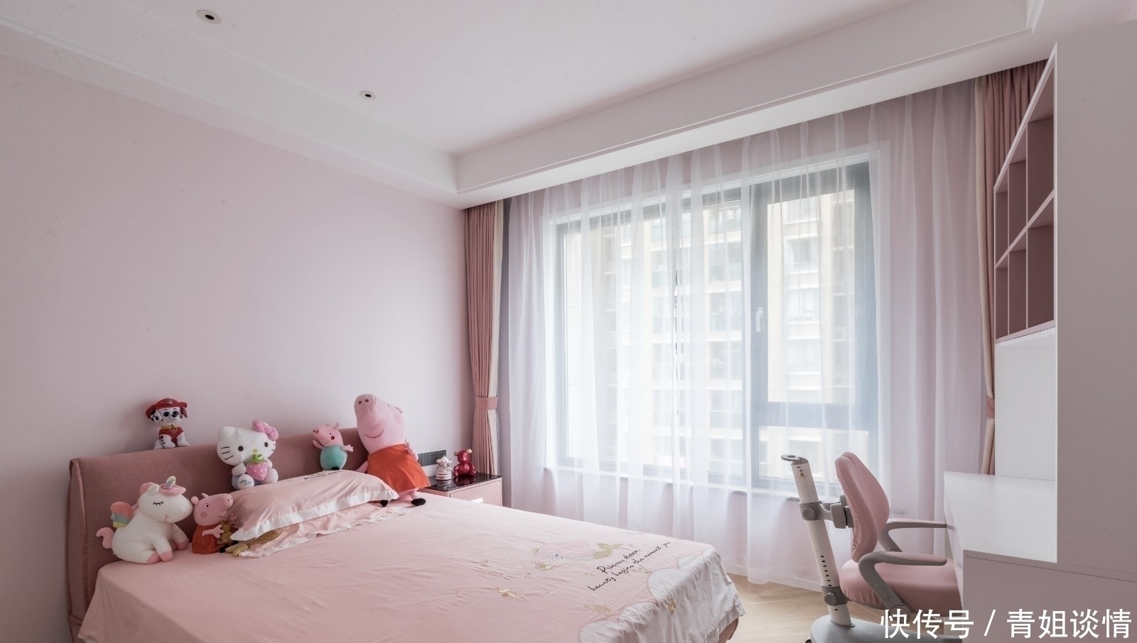 朱砂红|这才是我的理想之家,220㎡大平层设计,进门就被客厅吸引了