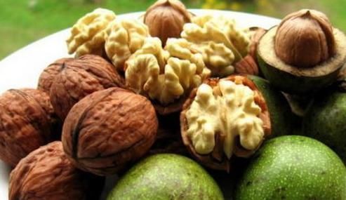 核桃是早上吃好还是晚上吃好?医生告诉你最佳的食用时间,别错了