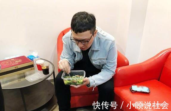 胡乔华|“中国好舌头”华少，一步步走到今天的结局该怪谁