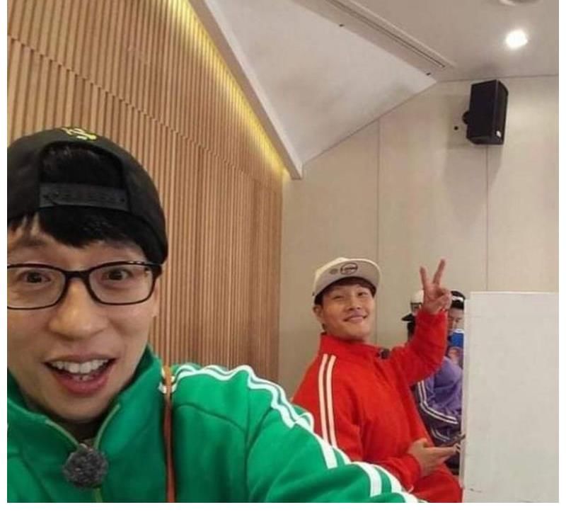 刘在石|模范刘在石再添模范事迹，清晨下围棋，勤练腹肌要做主持界玄彬？