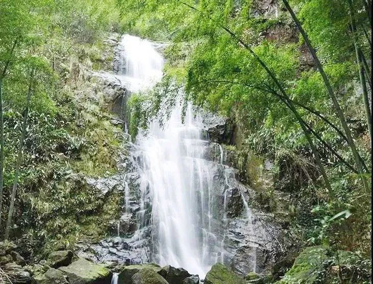 瀑布|峡谷瀑布，流水潺潺，萧山这处避暑秘境你心动了吗