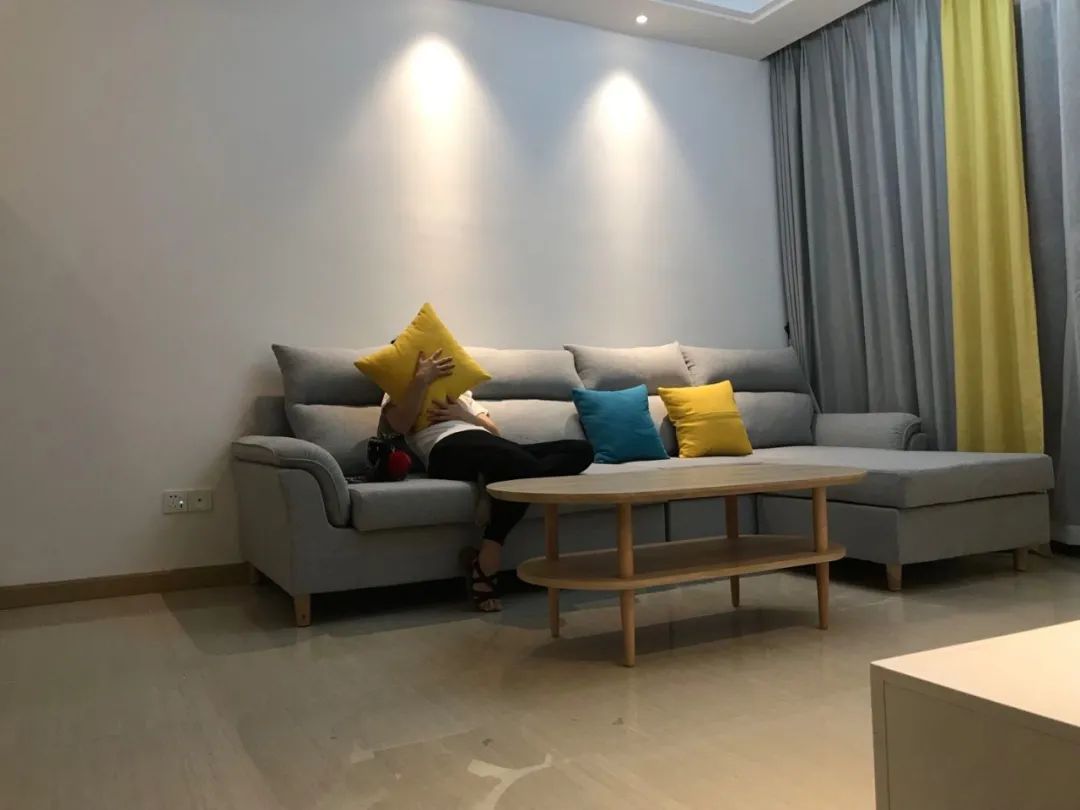 解决办法|沙发脏了怎么清洗？千万别买不可拆洗的布沙发，我已经后悔啦