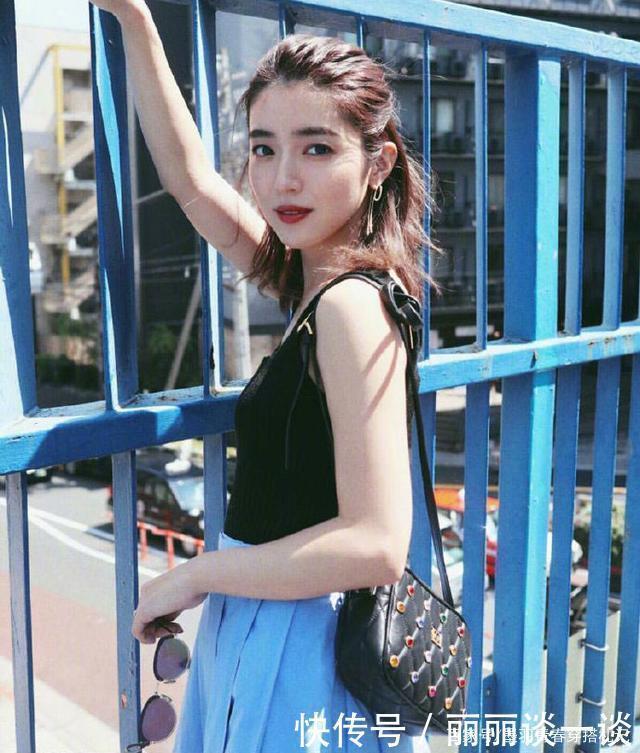 日本火了一位港风博主，基础款只要抹上红唇就时髦，大方又气质