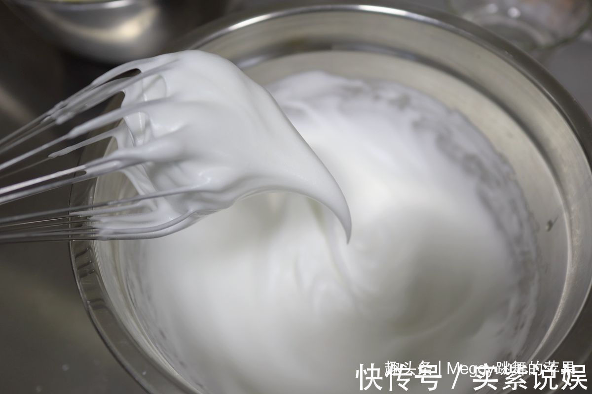 细砂糖|无油少糖的酸奶蛋糕,口感清爽还低脂,成本6元比轻乳酪蛋糕划算