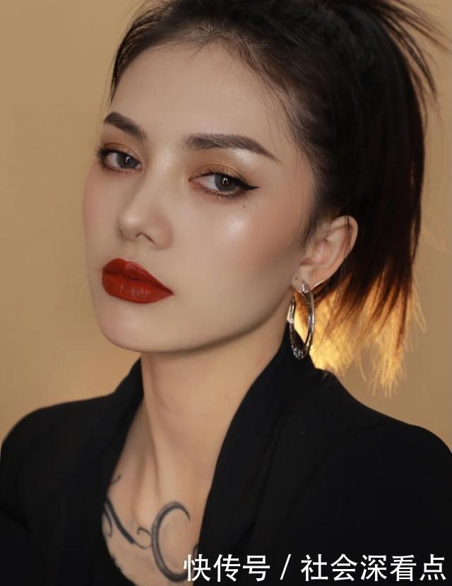 想要打造“氛围感美女”,妆容特点很重要,今日份妆容教程来啦!