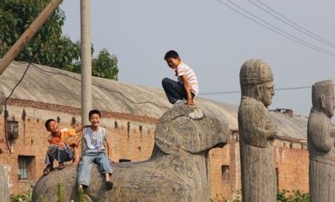 皇陵|中国最“丢人”的皇陵,连专家和盗墓贼都嫌弃,沦为庄稼地还嫌碍事!