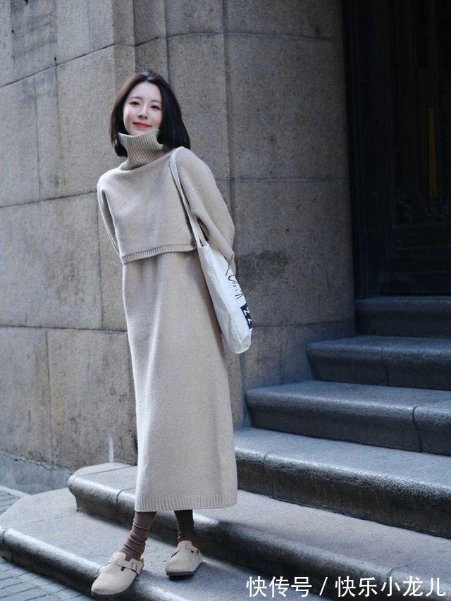 修身 时尚穿搭，内搭以卡其色修身吊带裙为主，很有时尚感