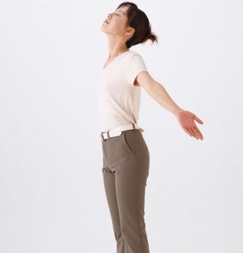 运动|57岁阿姨每天做5件事,失眠慢慢好,精神饱满,她的方法或可借鉴