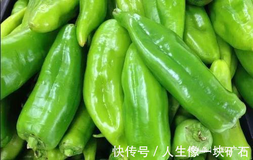 辣椒这样做太好吃了,不加一滴水,一次腌制20斤,放一年都不坏
