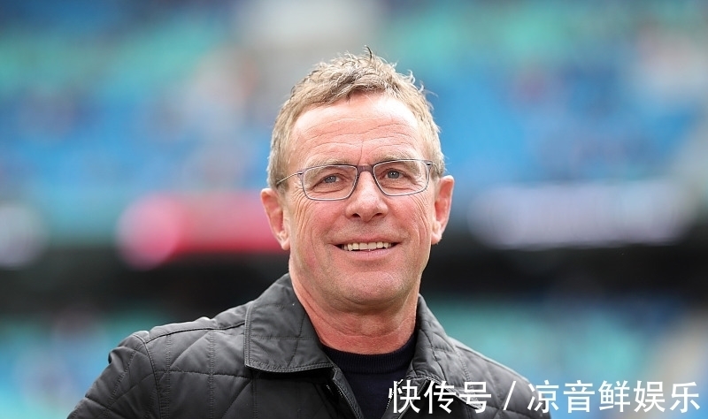 卡里克|朗尼克亲临红蓝大战!名宿预测曼联1-2失利,球迷:看完就后悔了