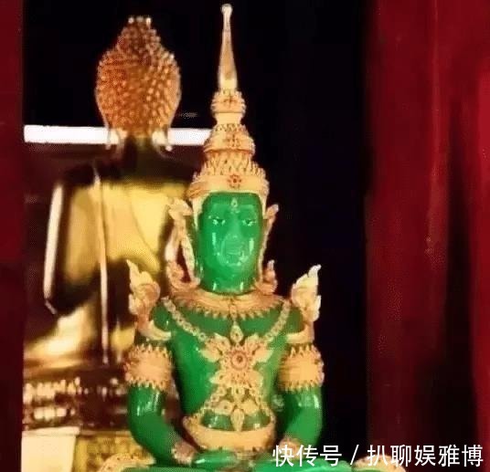  泰国|价值过亿的翡翠，用黄金装饰，泰国这玉雕震撼人心